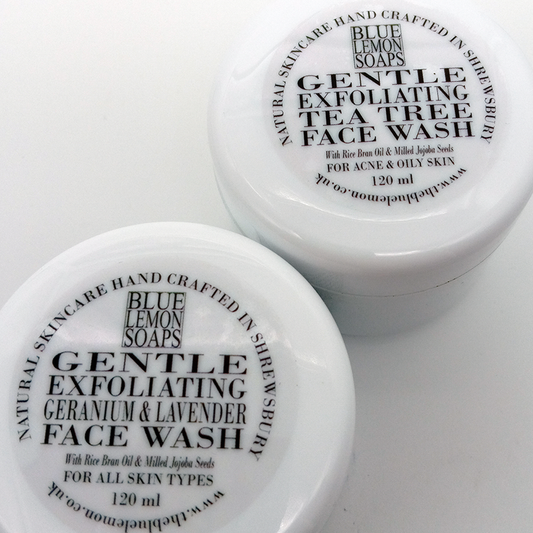 Gentle Exfoliating Face Wash with Jojoba Seeds 120ml