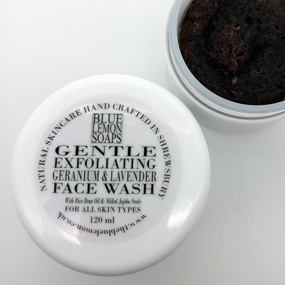 Gentle Exfoliating Face Wash with Jojoba Seeds 120ml