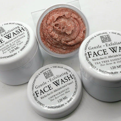 Gentle Exfoliating Face Wash with Jojoba Seeds 120ml